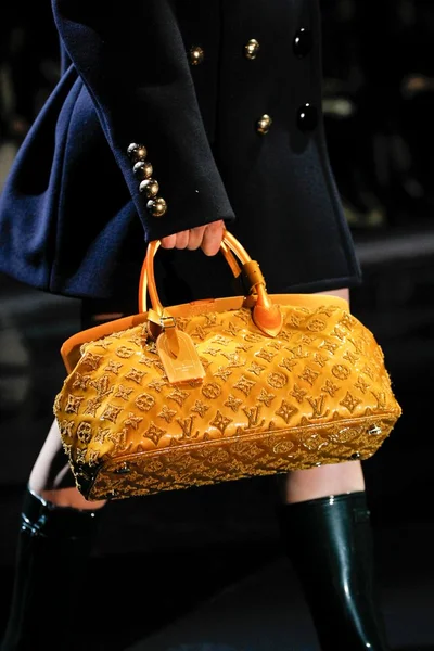 Look 40